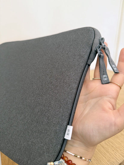 MacBook Pro 14 Shade ²Life Anthracite Sleeve